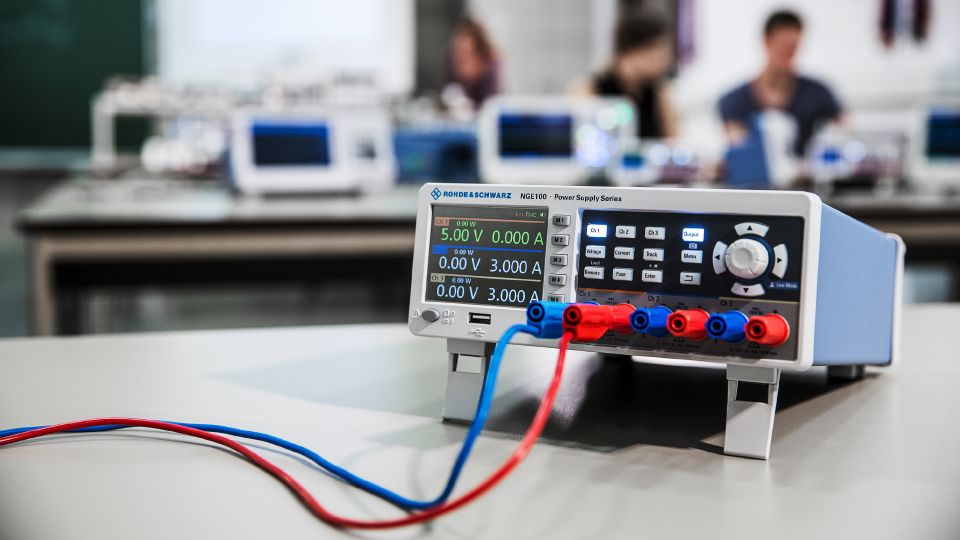 Ismerd meg programozható labortápegységeinket !